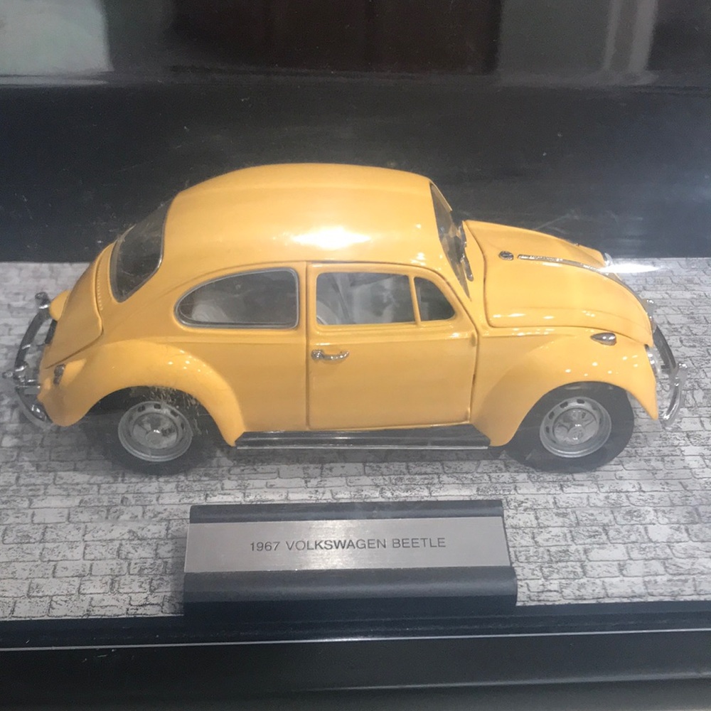 Franklin Mint 1967 Volkswagen Beetle Model W/Case